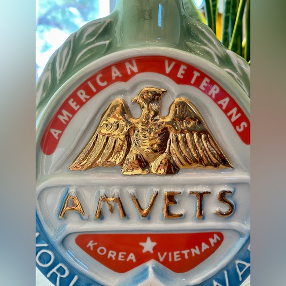 Vintage Jim Beam Whiskey Decanter, 1969, WWII American Vets - Picture 3 of 10